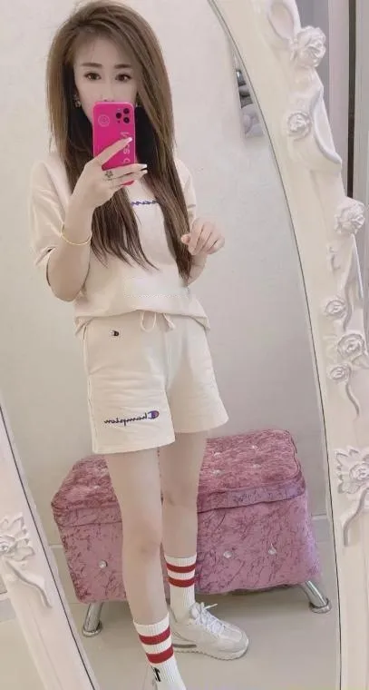邻家骚妇兼职