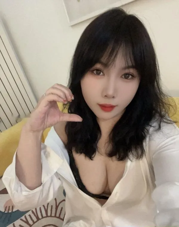 黑丝高跟服务好妹子