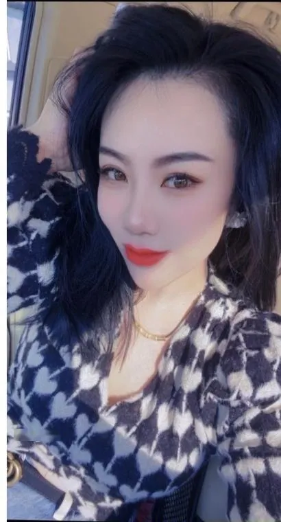 草房大胸娜娜