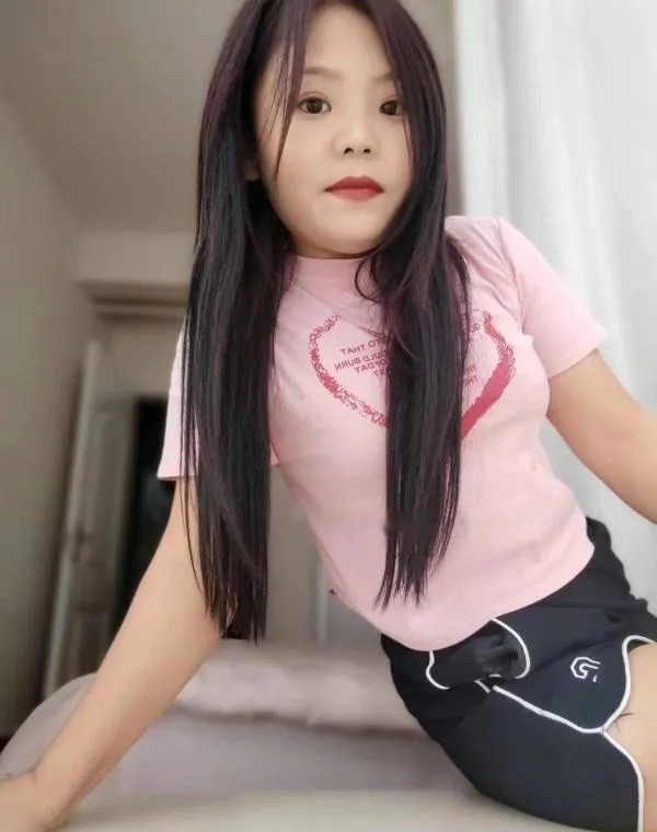 天心纯素颜嫩妹子
