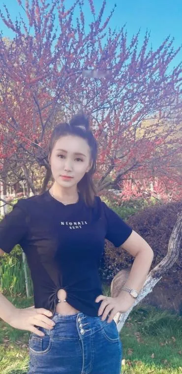 洪山苗条高挑少妇