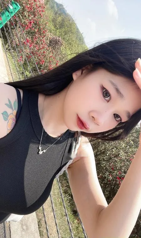 成华区嫩妹佩佩