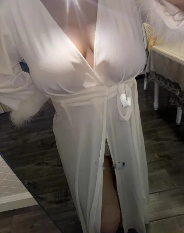 丰满小少妇