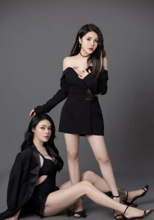 双胞胎姐妹