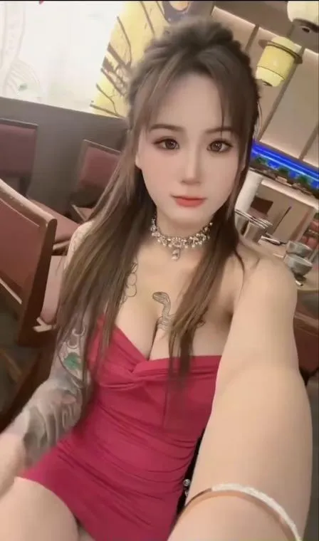天河性感大胸小辣椒