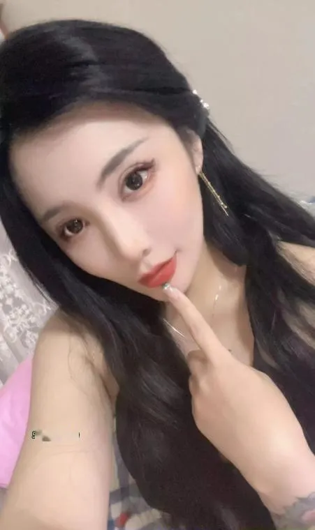 铁西网红脸桃子