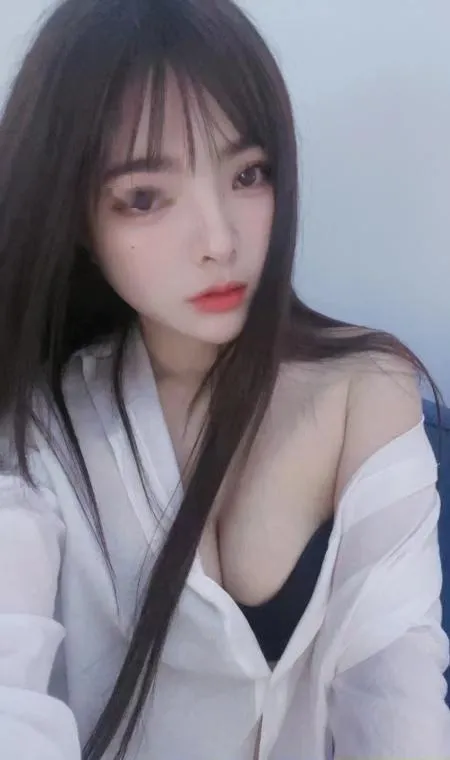 甜美系小姐姐