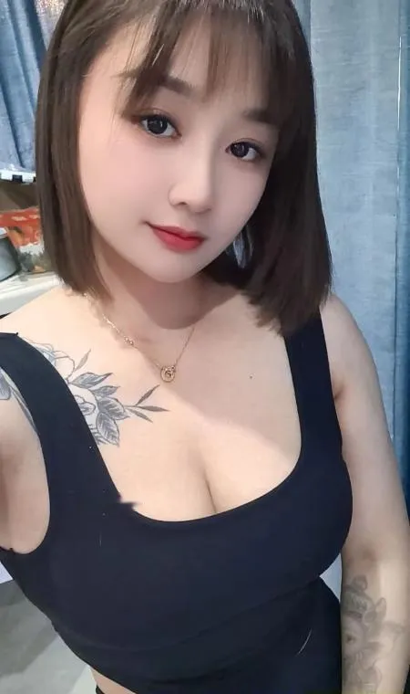 服务型大胸妹