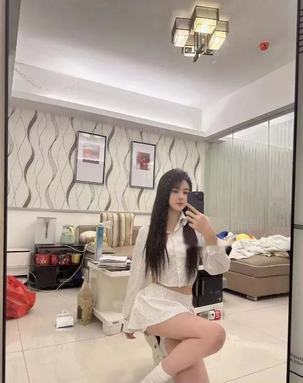 美腿小表妹吖吖