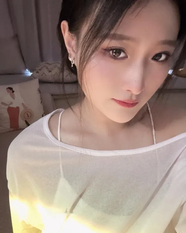 东莞大长腿艾薇儿