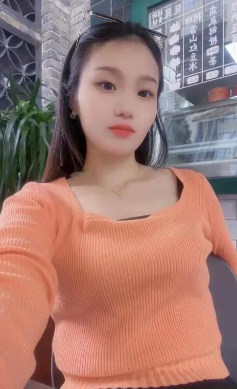 很可爱的小姐姐