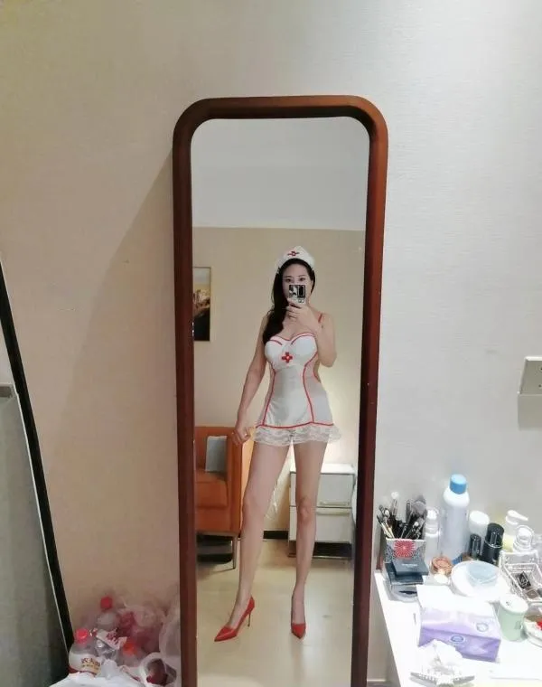 制服诱惑大肉臀