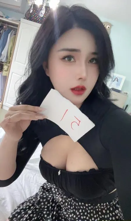 模特月亮姐姐