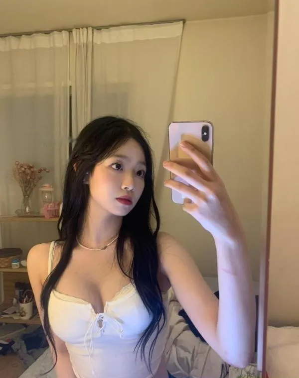 嘉兴翘臂制服妹