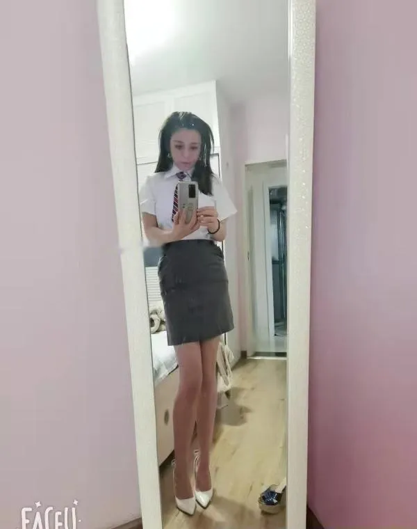 金沙小姐姐露露