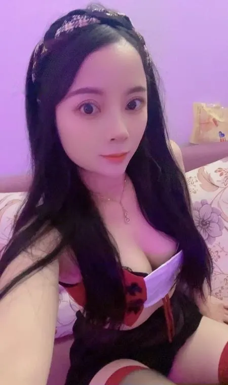 美臀粉色奶子