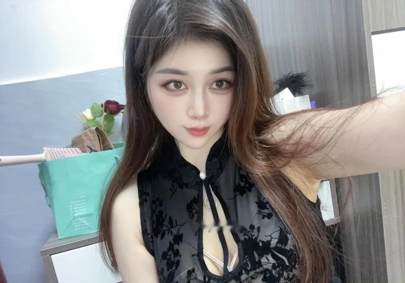性感D奶大眼睛