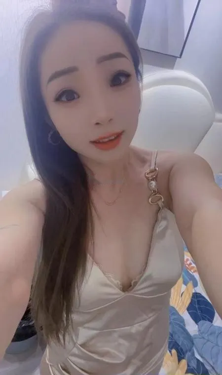瑶海娇小少妇