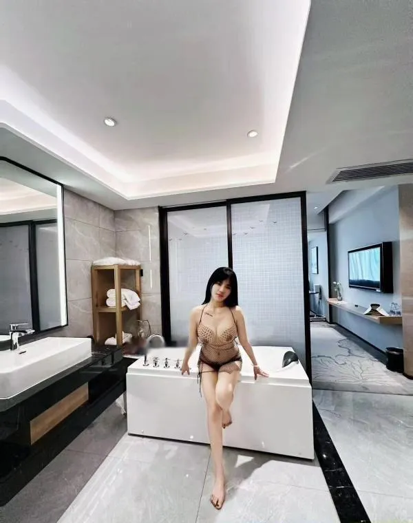 南城性感晓冉