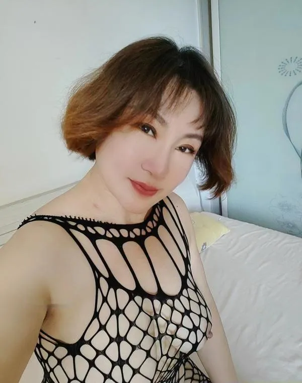 南昌短发巨乳熟女