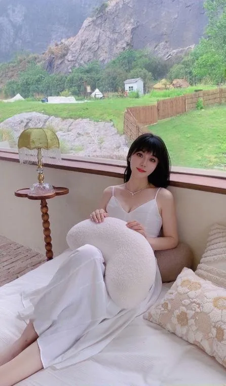 温柔贴心颜值姗姗