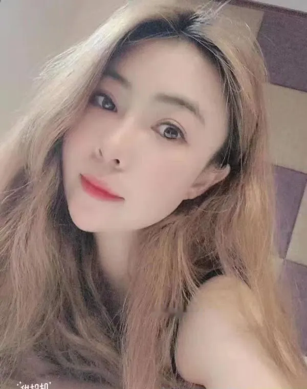 白虎逼和大长腿双飞