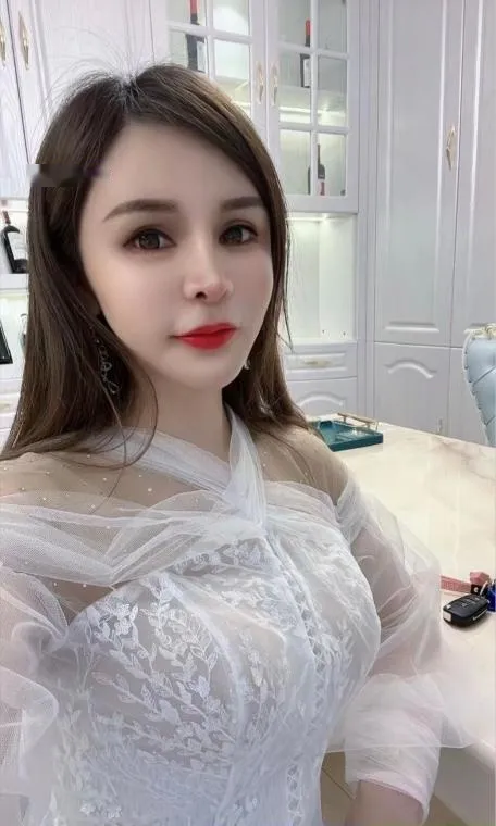 性感轻熟女