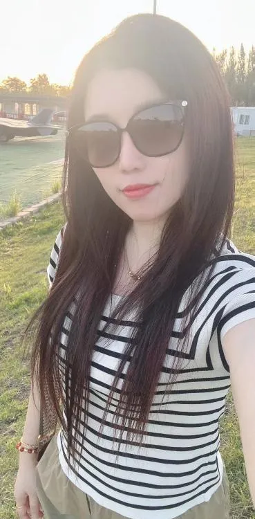 妮可老师莞式服务