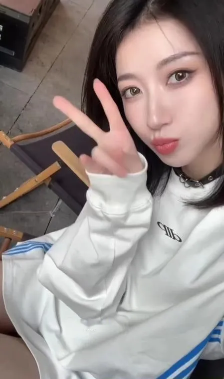 铁西粉嫩水多00后妹