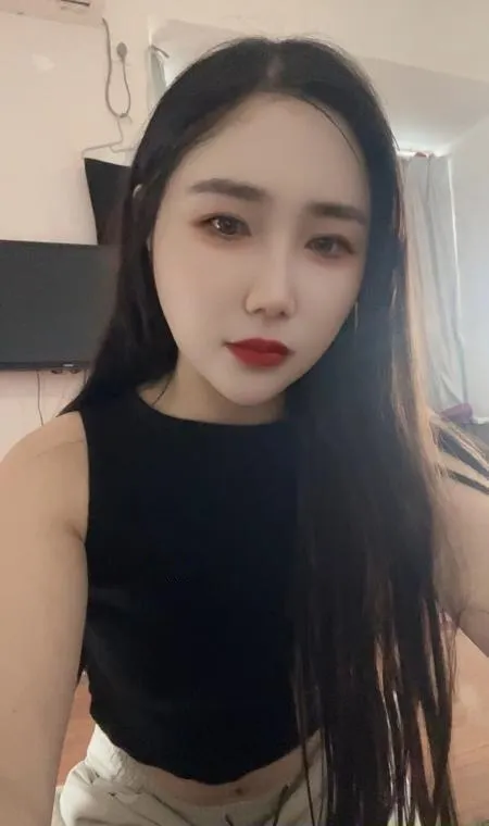练瑜伽的小烧妹