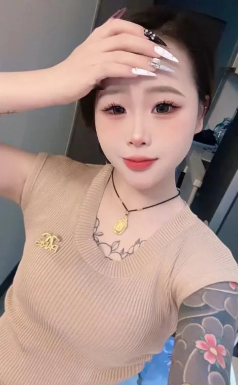 很调皮的小姐姐