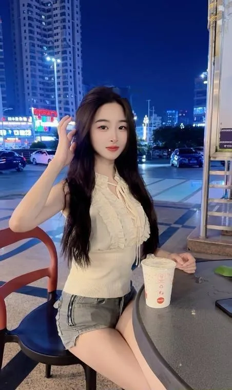 清纯腿长肤白yoyo