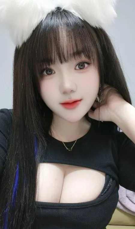 蜀山胸器逼人璐璐
