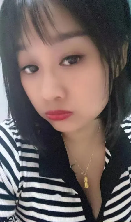 服务型大胸妹