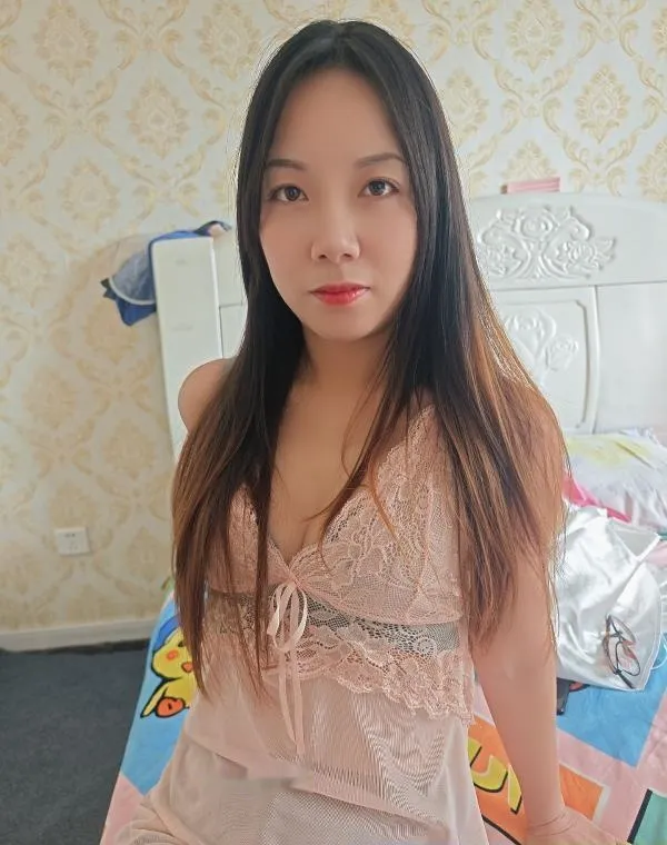 吴中刚来的眼镜妹妹