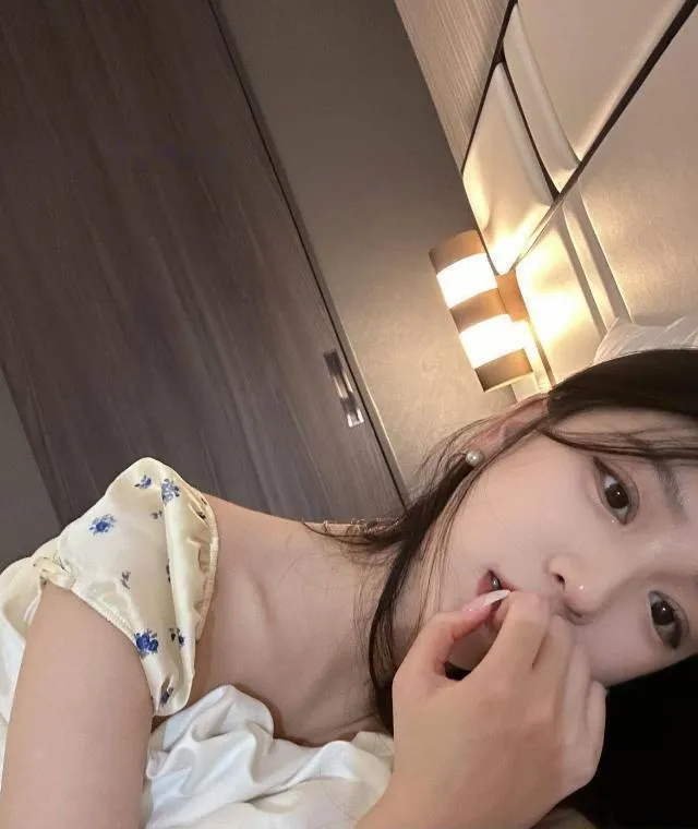 调教小白奶翘屁股学妹