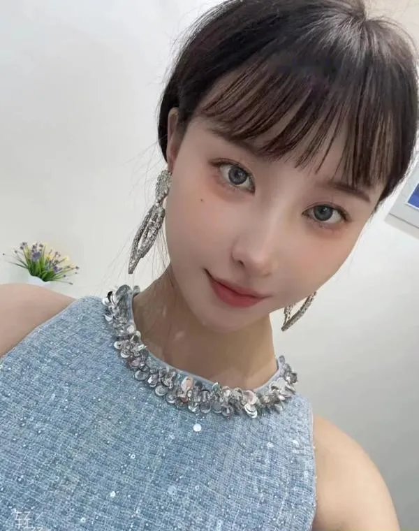 蜀山颜值美女涵涵