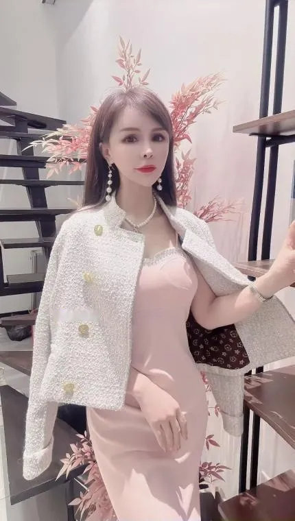 性感轻熟女