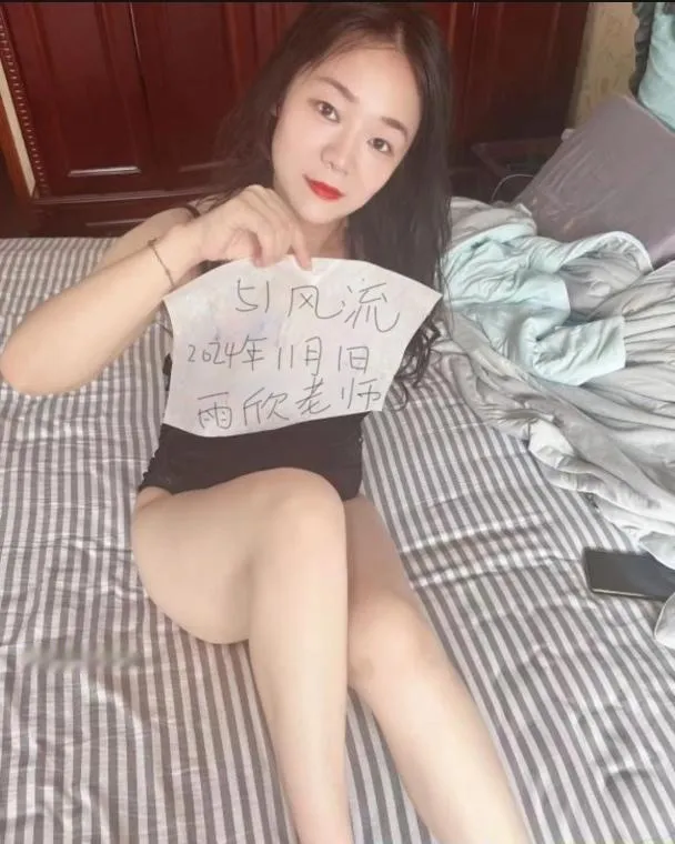 自吸大屁屁小少妇