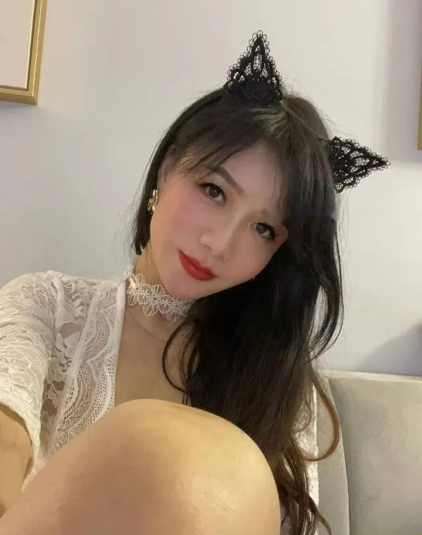 制服诱惑的少妇