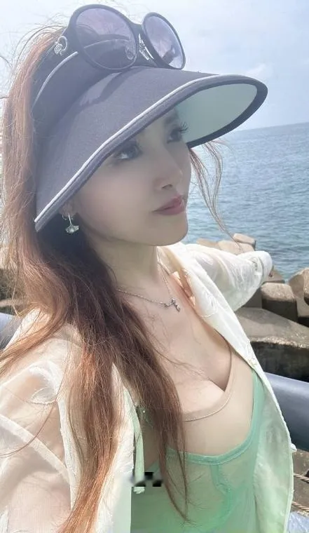 后入风骚气质妹子