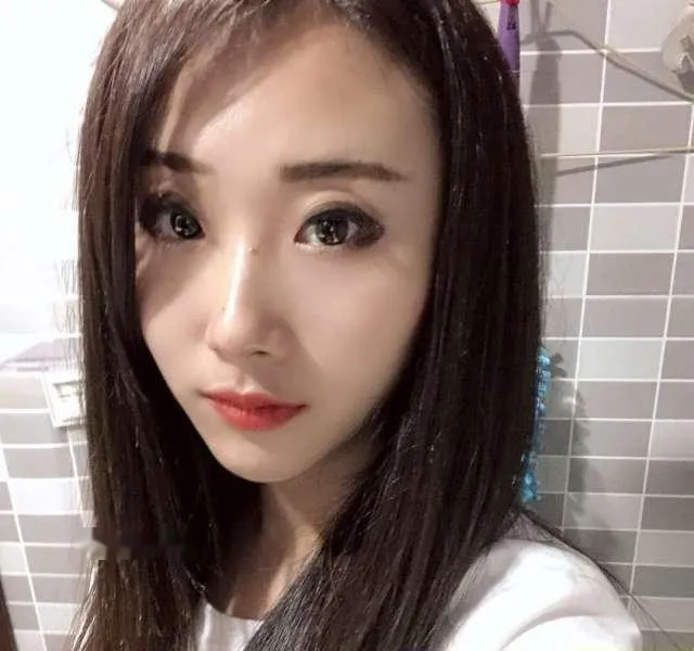 大咪咪小姐姐