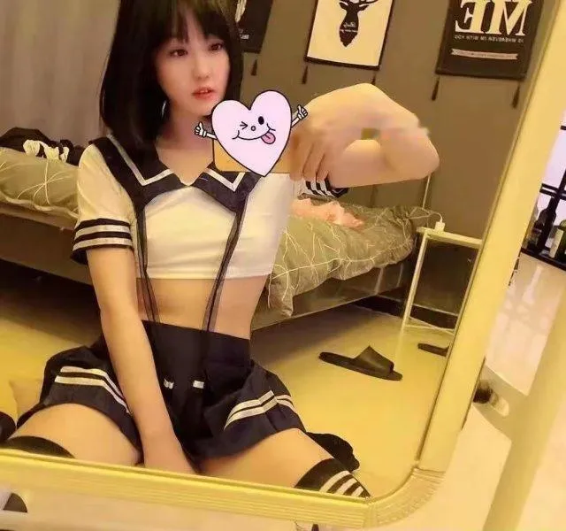 短发美腿制服诱惑哈尼