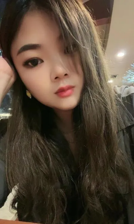 天河性感大胸妹