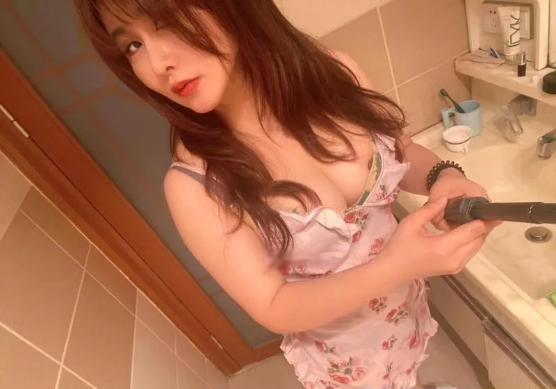 丰满大胸少妇