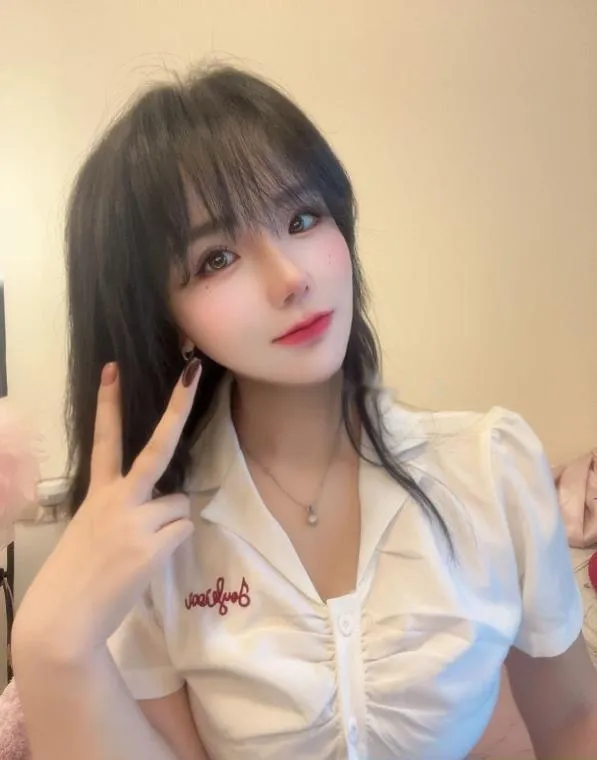 性感制服扮演小雪