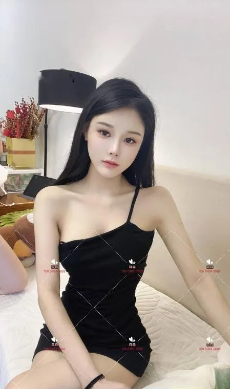 情趣诱惑女友感馨儿