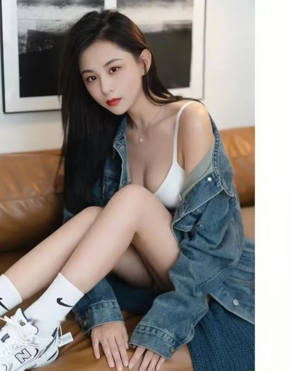 庐阳苗条少妇