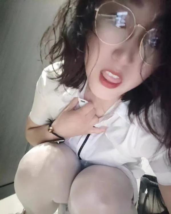 骚气人妻凤凤