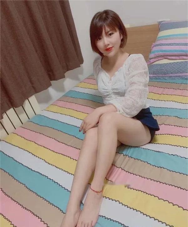 纯情小蛮腰梦儿